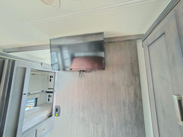 2023 Thor Motor Coach Palazzo 33.5 - Image 14