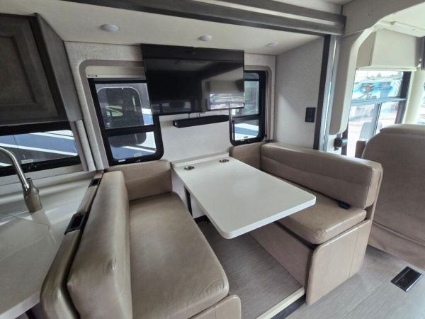 2023 Thor Motor Coach Palazzo 33.5 - Image 6