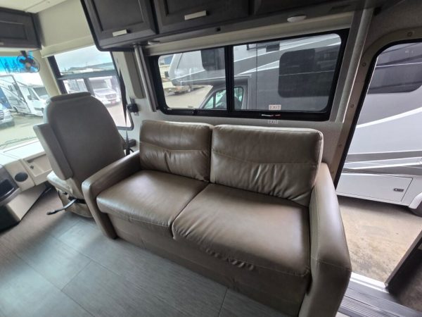 2023 Thor Motor Coach Palazzo 33.5 - Image 7