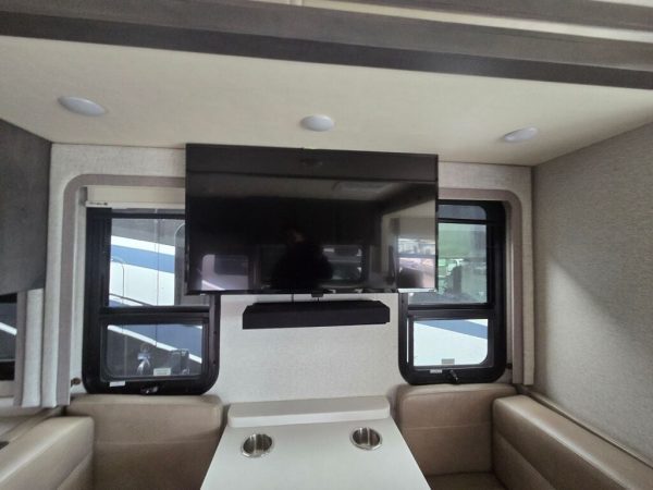 2023 Thor Motor Coach Palazzo 33.5 - Image 8