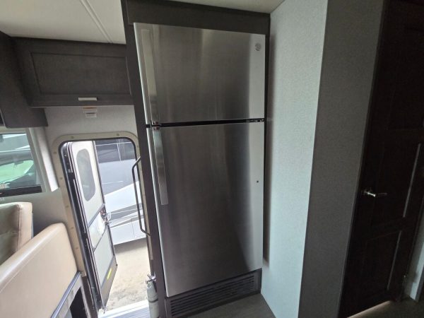 2023 Thor Motor Coach Palazzo 33.5 - Image 10