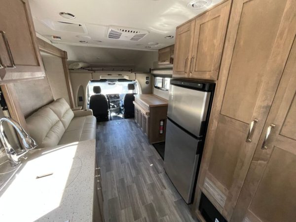 2023 Tiffin Motorhomes Wayfarer 25JW - Image 18