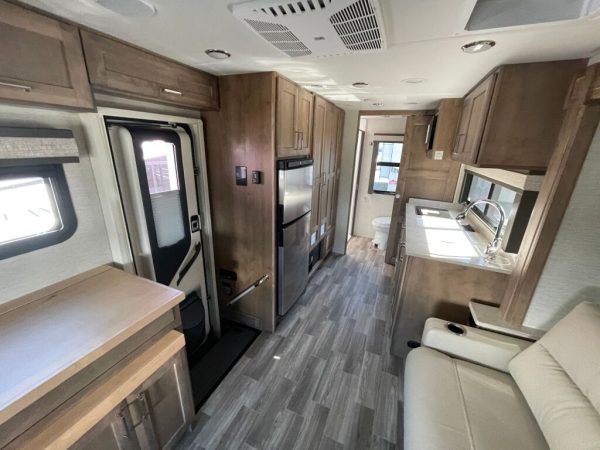 2023 Tiffin Motorhomes Wayfarer 25JW - Image 19