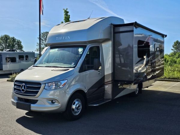 2023 Tiffin Motorhomes Wayfarer 25RW - Image 2