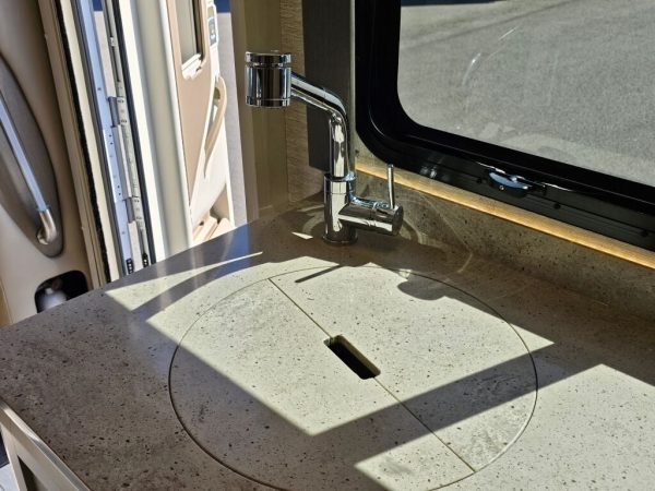 2023 Tiffin Motorhomes Wayfarer 25RW - Image 12