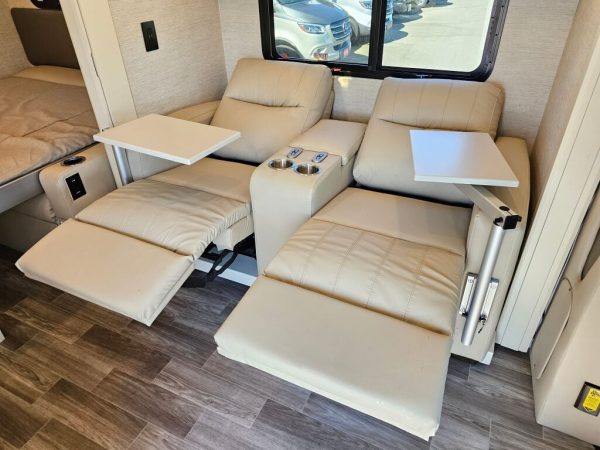 2023 Tiffin Motorhomes Wayfarer 25RW - Image 22