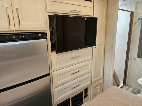 2023 Tiffin Motorhomes Wayfarer 25RW - Image 26