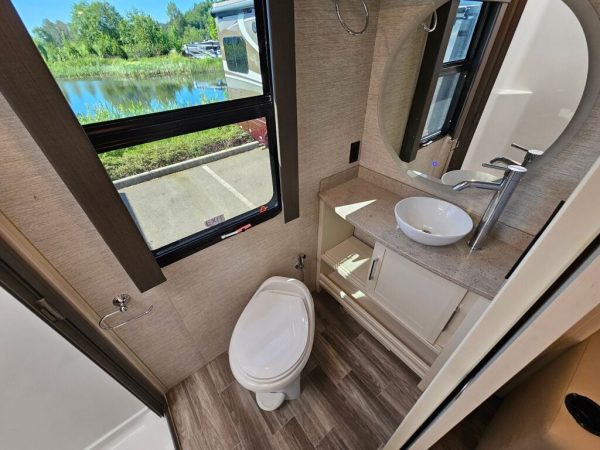 2023 Tiffin Motorhomes Wayfarer 25RW - Image 30