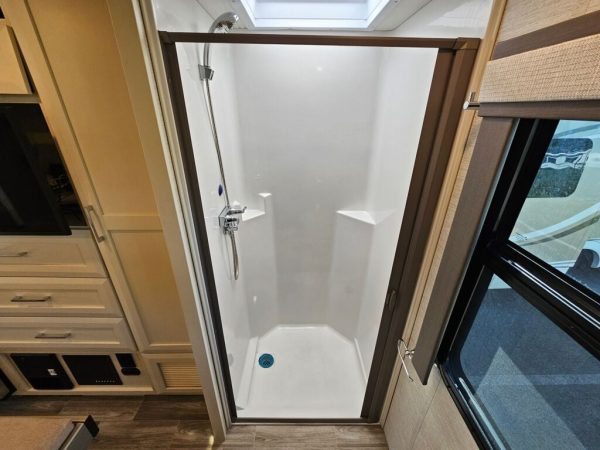 2023 Tiffin Motorhomes Wayfarer 25RW - Image 31