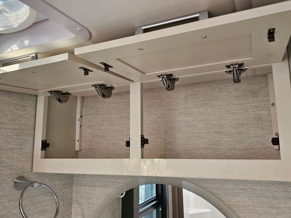 2023 Tiffin Motorhomes Wayfarer 25RW - Image 32