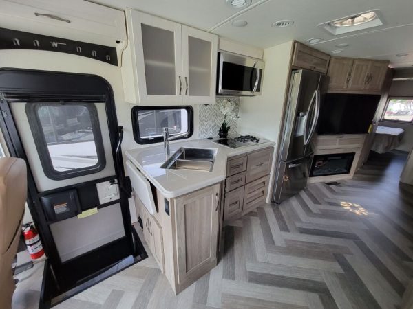 2023 Winnebago Adventurer 34W - Image 9