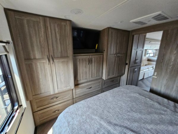 2023 Winnebago Adventurer 34W - Image 14