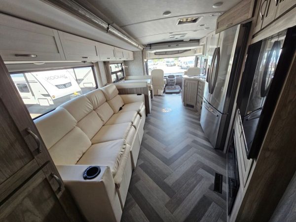 2023 Winnebago Adventurer 34W - Image 15
