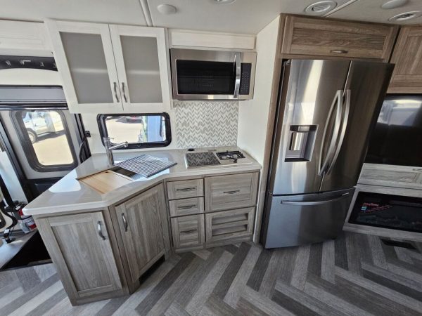 2023 Winnebago Adventurer 34W - Image 9