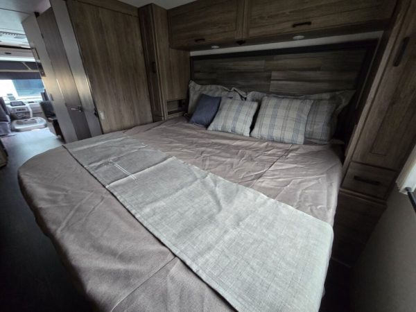 2023 Winnebago Vista 29V - Image 13