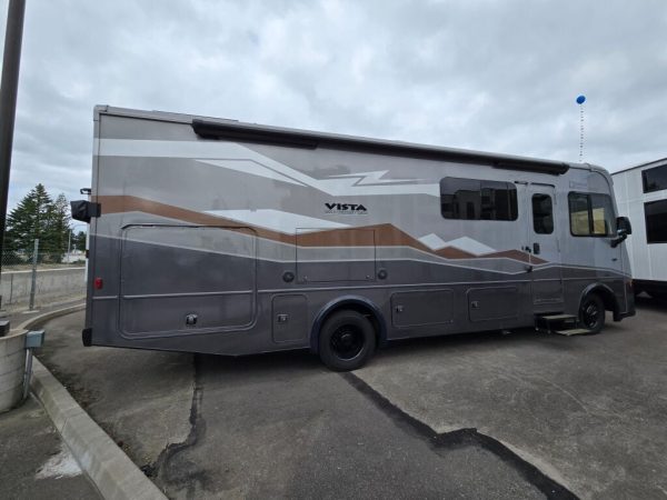 2023 Winnebago Vista 29V - Image 3