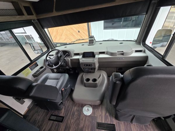 2023 Winnebago Vista 29V - Image 5