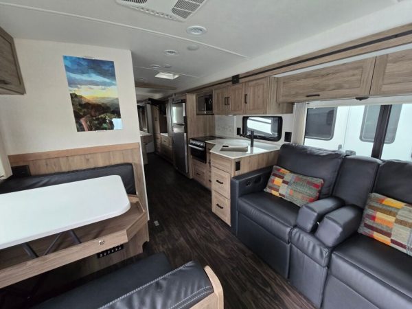 2023 Winnebago Vista 29V - Image 7
