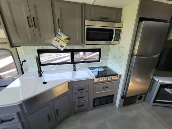 2024 Coachmen Encore 375RB - Image 9