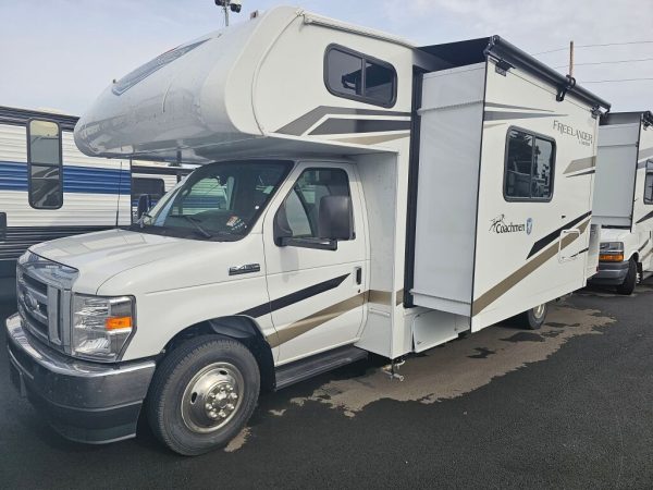 2024 Coachmen Freelander 26DS - Image 2