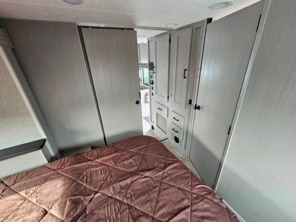 2024 Coachmen Freelander 26DS - Image 13