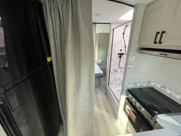 2024 Coachmen Freelander 27QB - Image 13