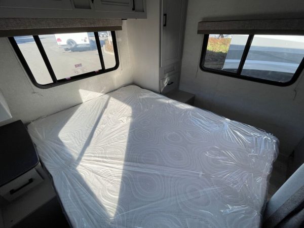 2024 Coachmen Freelander 27QB - Image 18