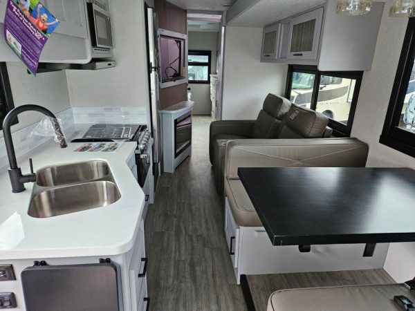 2024 Coachmen Pursuit 31TS - Image 6