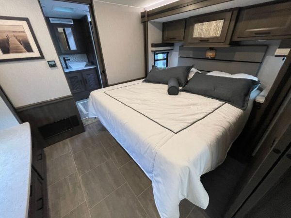 2024 Coachmen Sportscoach 411TS - Image 18