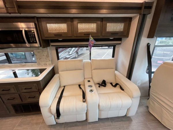 2024 Coachmen Sportscoach 411TS - Image 7