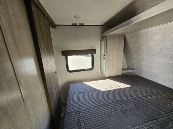 2025 CrossRoads Zinger ZR328SB - Image 11