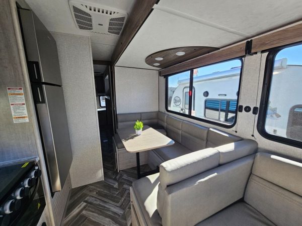 2025 CrossRoads Zinger ZR328SB - Image 17