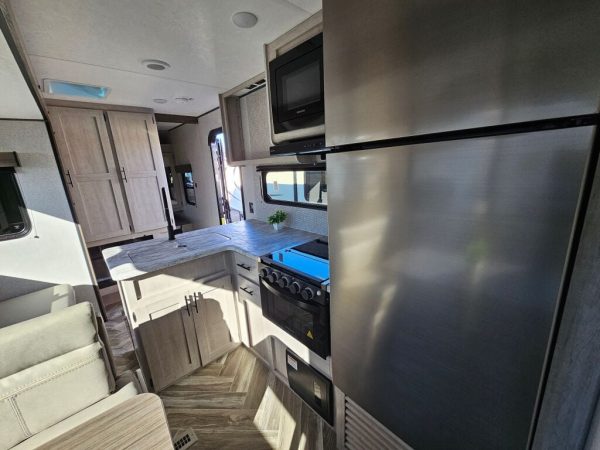 2025 CrossRoads Zinger ZR328SB - Image 22