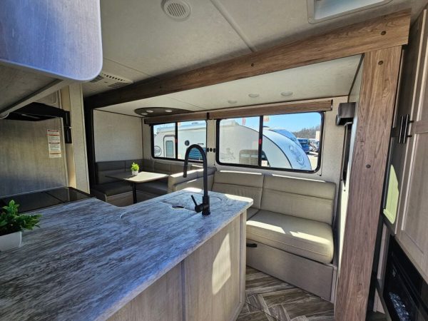 2025 CrossRoads Zinger ZR328SB - Image 8