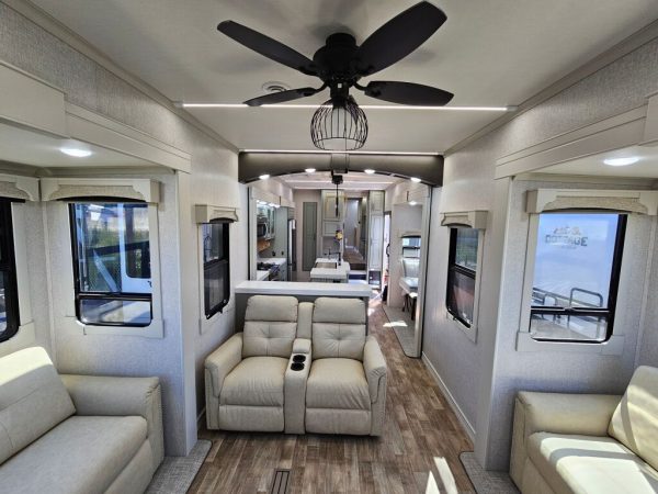 2024 Crossroads Redwood RW4150RD - Image 14