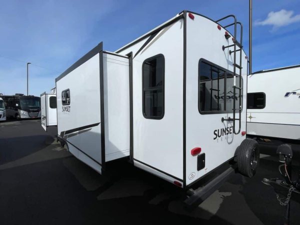 2024 Crossroads Sunset Trail Super Lite SS330SI - Image 3
