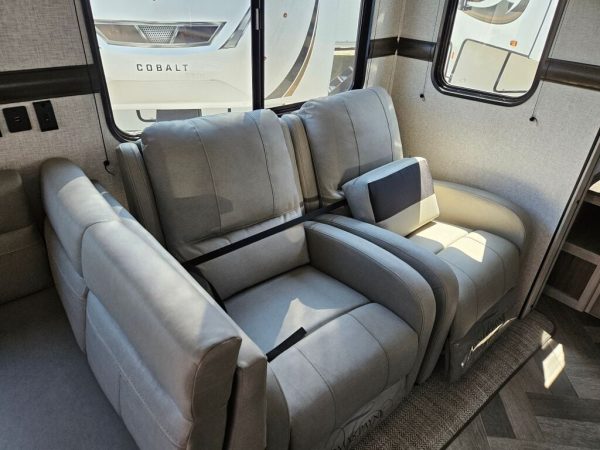 2024 Crossroads Zinger ZR380FB - Image 7
