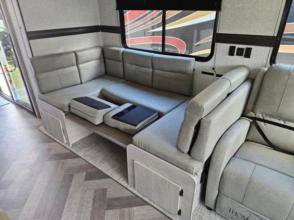 2024 Crossroads Zinger ZR380FB - Image 13