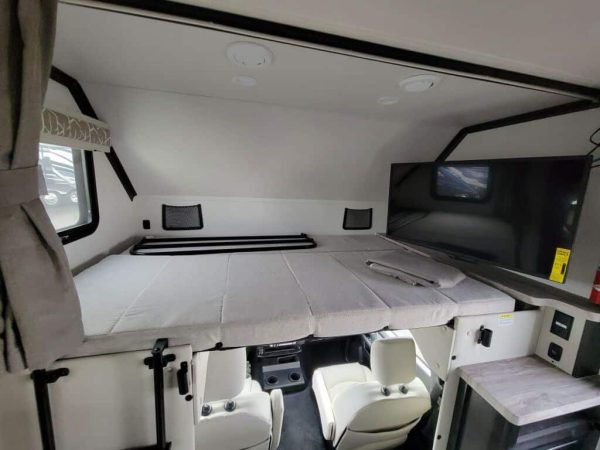 2024 Dynamax Isata 5 Series 28SS - Image 7