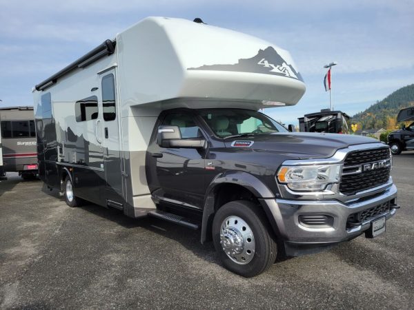 2024 Dynamax Isata 5 Series 28SS