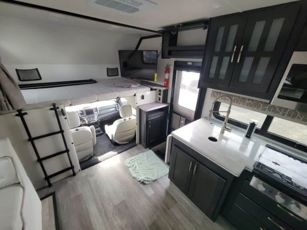 2024 Dynamax Isata 5 Series 28SS - Image 10