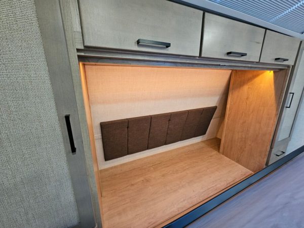 2024 Ember Touring Edition 29MRS - Image 17