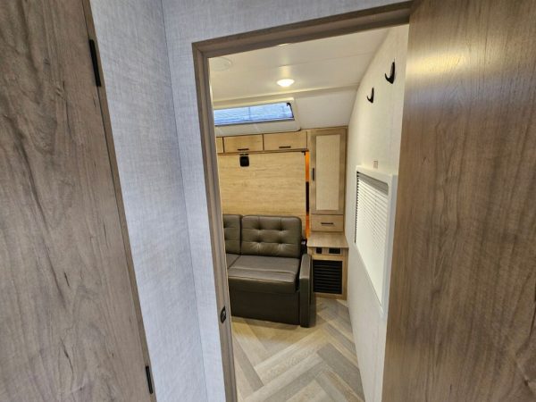 2024 Ember Touring Edition 29MRS - Image 7