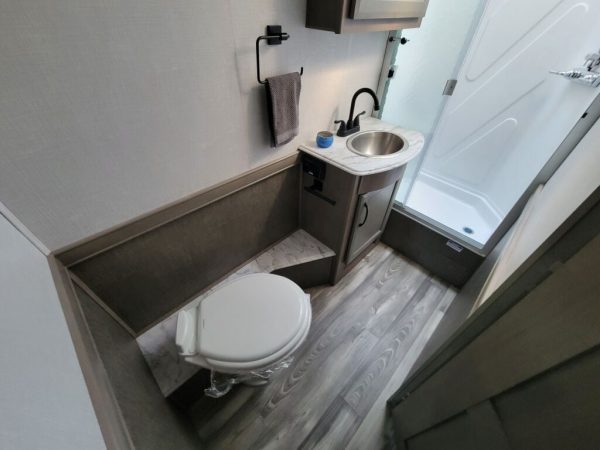 2024 Fleetwood Flair 28A - Image 11