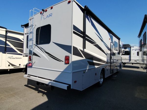 2024 Fleetwood Flair 28A - Image 4
