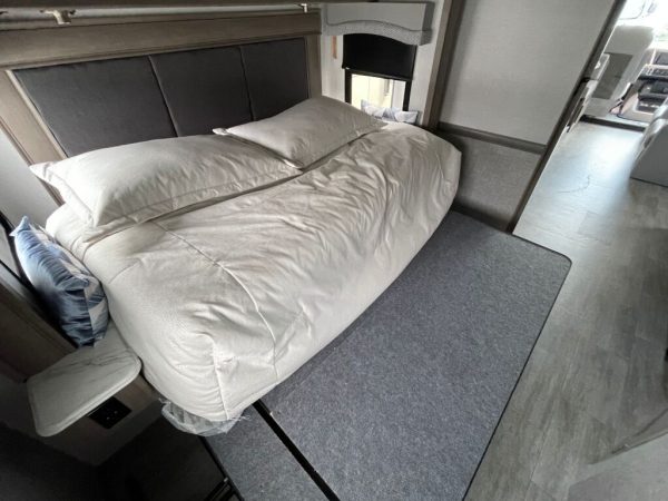 2024 Fleetwood Flair 28A - Image 16