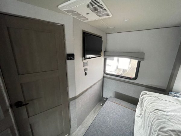 2024 Fleetwood Flair 28A - Image 18