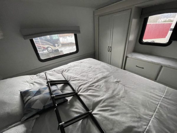 2024 Fleetwood Flair 29M - Image 17