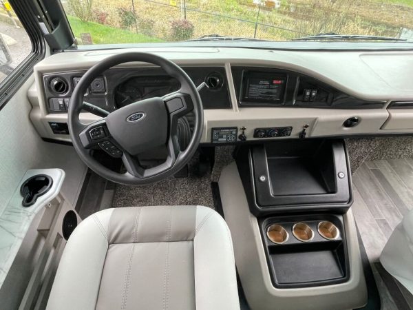 2024 Fleetwood Flair 29M - Image 24