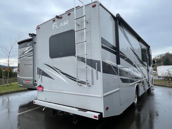 2024 Fleetwood Flair 29M - Image 4